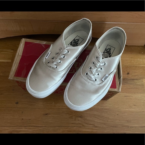 Vans Satin Shoes size 7 (women) - Picture 2 of 6